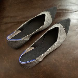 New Rothy's The Point Flats - Grey Mist Captoe